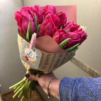 Букет 11 розовых пиновидных тюльпана