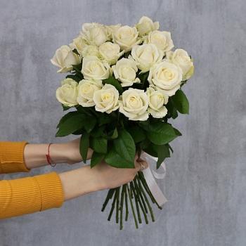 Букет Белые розы 40 см